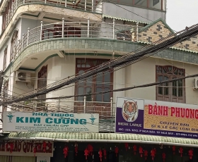 Nhà cô bảy ép cọc gia cố móng chỉnh nghiên và nâng cao lên 1m